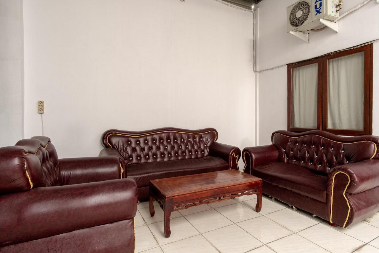 Oyo 2076 Oxy Art Boarding House Hotel Medan Exterior photo